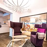 Hotel Mercure Montmartre Sacré Coeur 4*