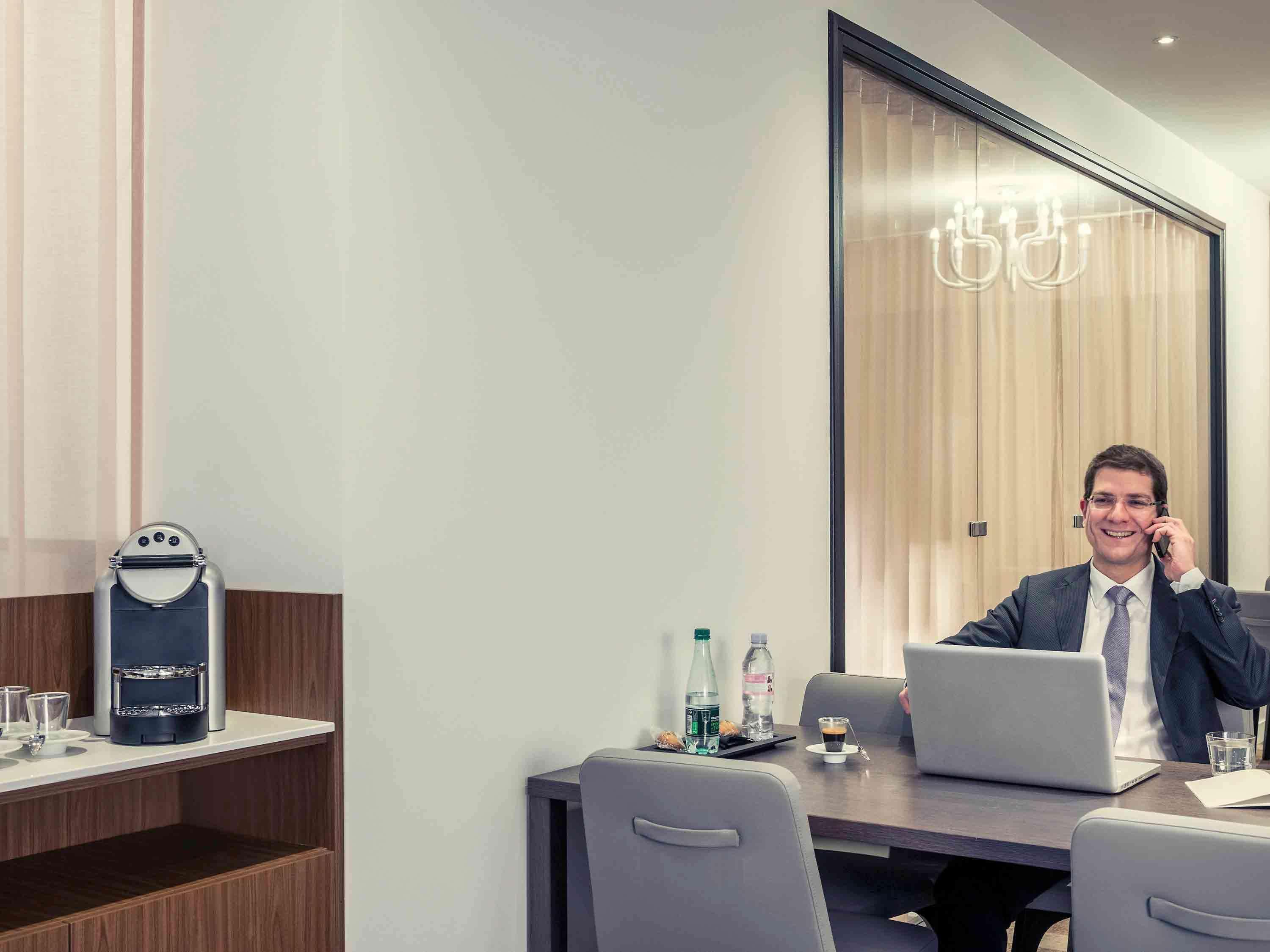 Mercure Montmartre Sacre Coeur Hotel